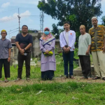 Aleg PKS Farida Rachmayanti Tinjau Pembatas Makam Warga yang Longsor di Kemiri Muka