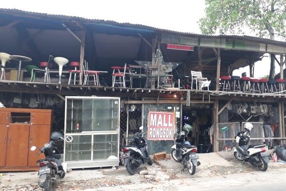 Berbelanja ke Mal Rongsok, Pusatnya Barang Bekas di Depok
