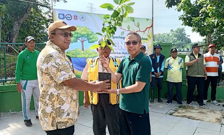 Fraksi PKS Depok, Peringati Hari Pohon Sedunia, SMAN 8 Depok Lakukan Penanaman Pohon di Situ Bahar