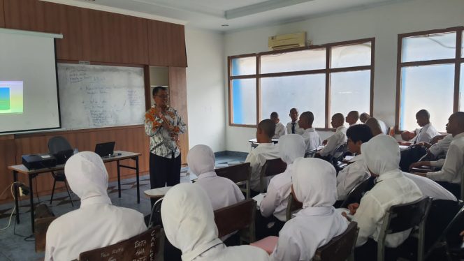 Fraksi PKS Depok, Selamat Hari Guru, Meskipun Sudah Menjadi Wakil Rakyat, H. Imam Musanto Tetap Mengajar