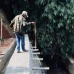 Anggota DPRD Depok Bambang Sutopo Turun ke Lapangan : Tinjau Perbaikan Longsor TPU Kalimulya